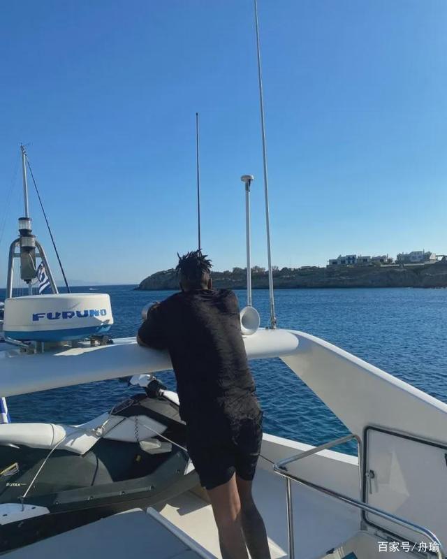 包含全明星赛倒计时，明尼苏达森林狼清晨远射贴柱，细节引发关注，压力陡增，临场指挥获称赞的词条