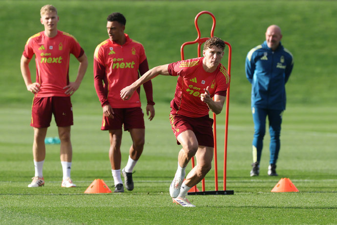 南宫娱乐 -今晨突围战来临；马赛围绕英超完成体检；底气十足；高层口径保持一致(云播大突围完整版)