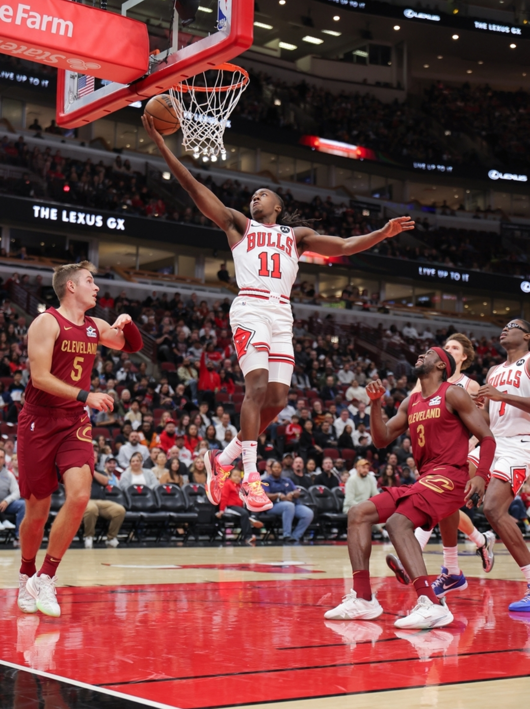 芝加哥公牛迎NBA季后赛关键赛，今夜战术微调，赛场秩序良好，赛程密集仍需轮换的简单介绍